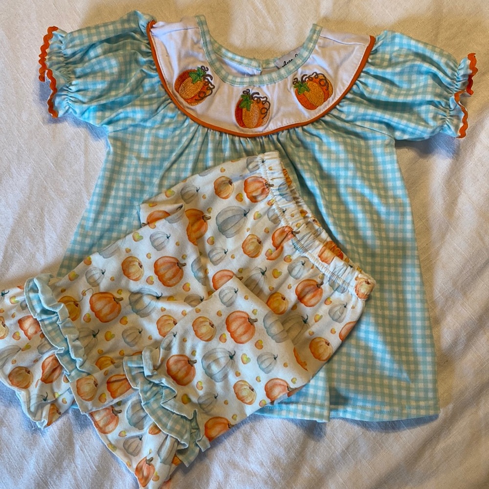 Two piece pumpkin set